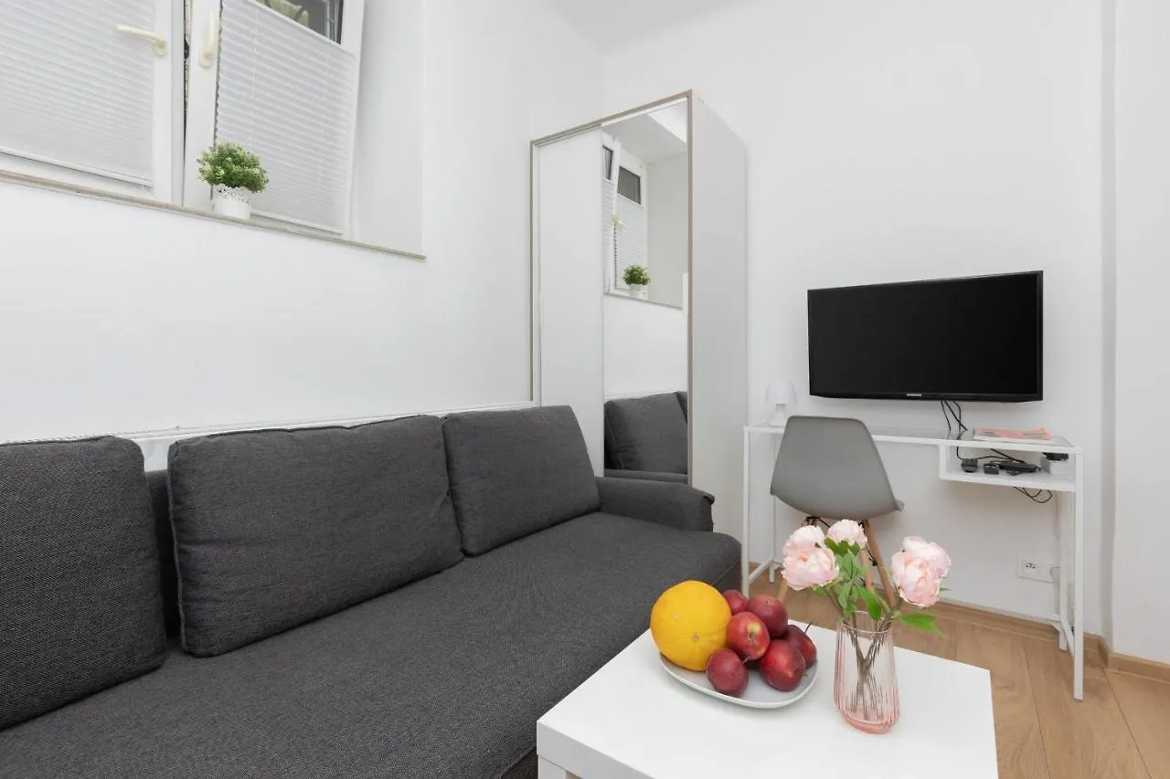 Micro Apartment Near Fort Mokotow By Noclegi Renters location